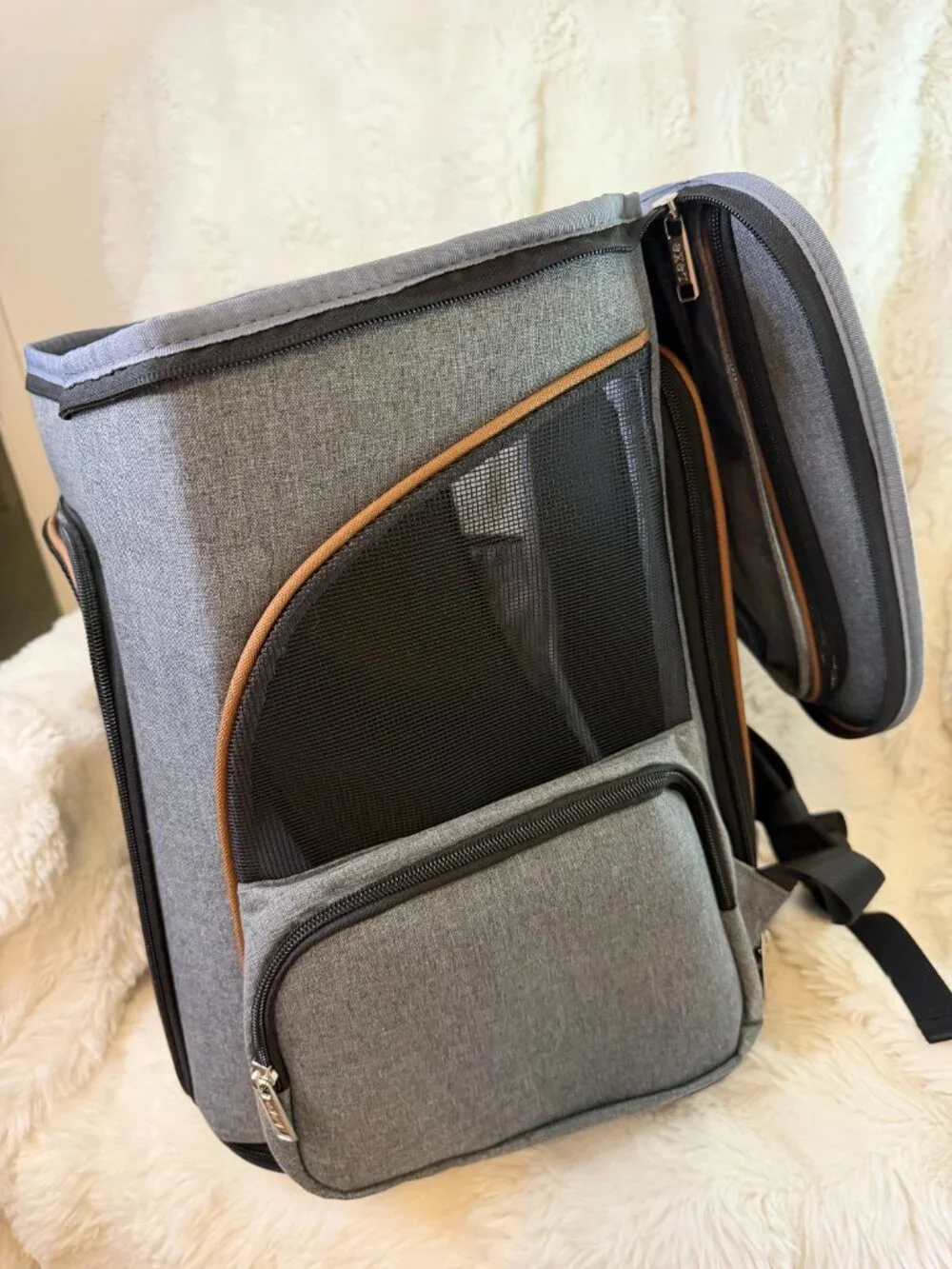 Lekereise Expandable Pet Carrier Backpack – Grey (Large, Fits 20–25 lbs)
